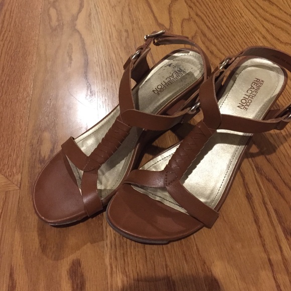 Used Kenneth Cole wedges