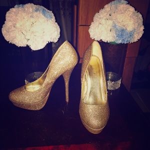 5 3/4" Fashionable Glitter Pumps