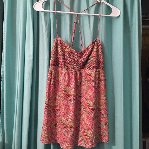 Cute Billabong cross back shirt!!