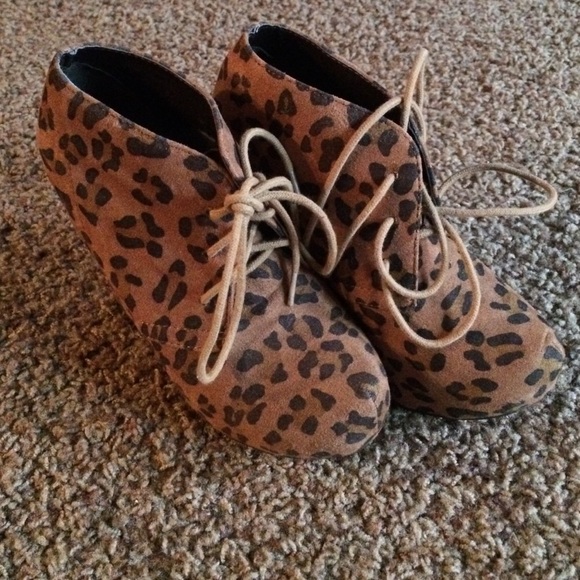 Cheetah print wedged booties