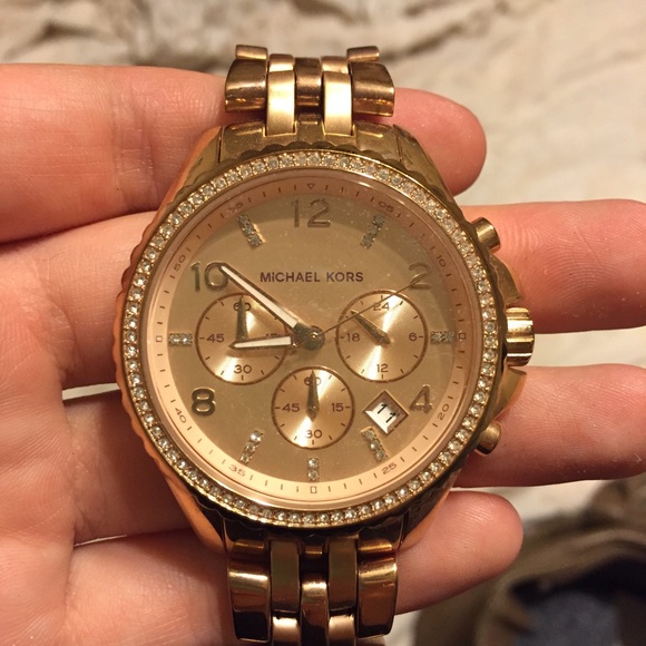 Michael Kors Jewelry - Barely worn Michael kors rose gold watch