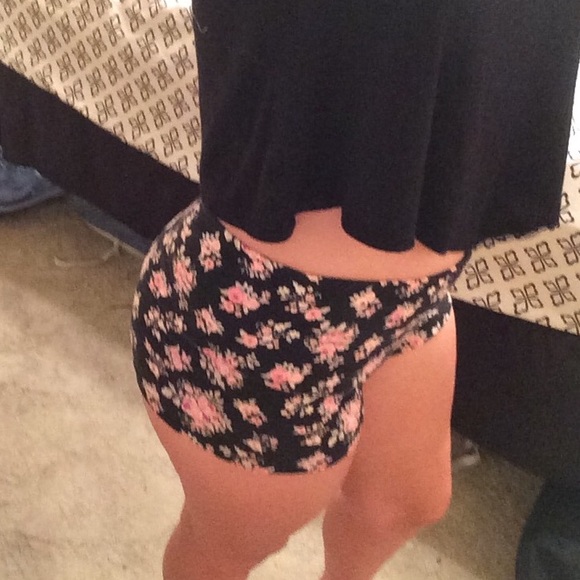 Shorts - Picture 2 of 2