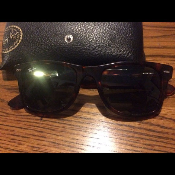 Ray Ban tortoise wayfarers - Picture 2 of 2