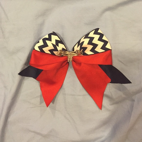 TRADED Bow 🎀 - Picture 2 of 2