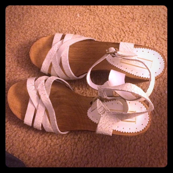 Topshop Shoes - 🆕Topshop Nancy White Leather Wooden Sandals