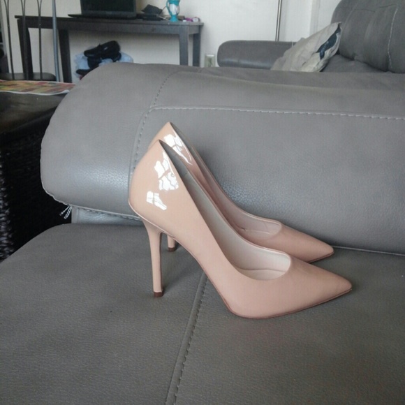 Boutique 9 nude pumps heels Excellent condition!
