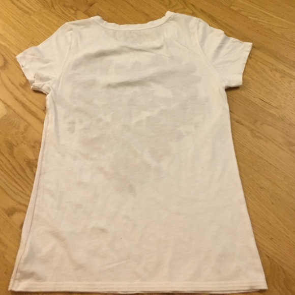 White Top with Flower Heart Design - Picture 3 of 4