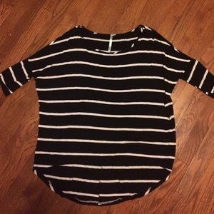 Striped bag top. Black and White.