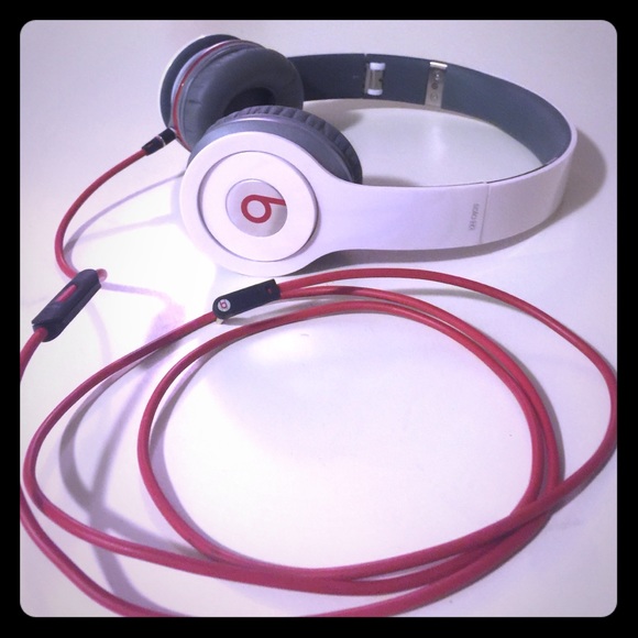 Beats by Dre solo HD headphones grrrreat condition