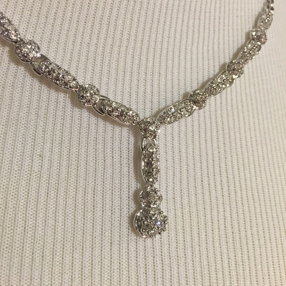 ✨Swarovski Emma Necklace ✨ - Picture 3 of 4