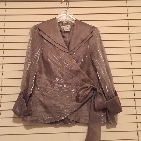 Super elegant Cachet brand blazer.