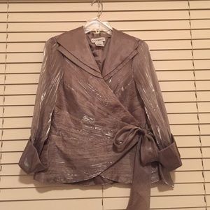 Super elegant Cachet brand blazer.