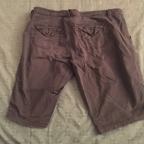 Hollister Size 1 Navy Bermuda Shorts - Picture 2 of 3