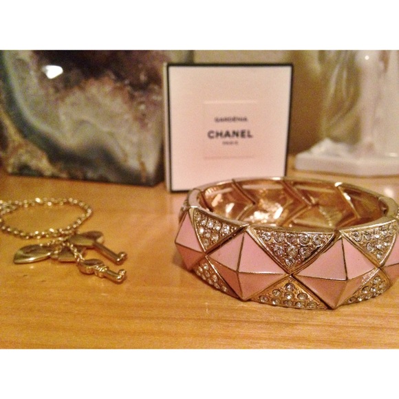 SOLD City chic bundle jewelry - Picture 1 of 3