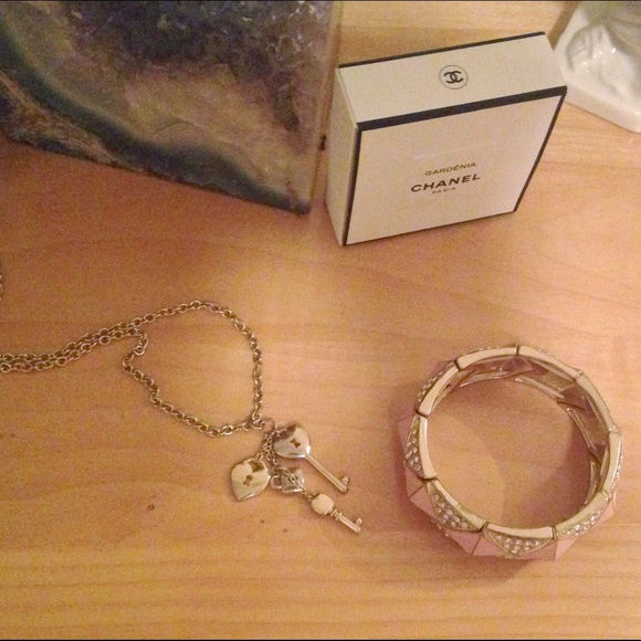 SOLD City chic bundle jewelry - Picture 3 of 3