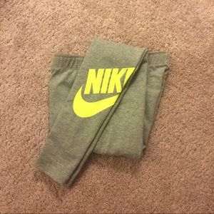 NIKE LEGGINGS