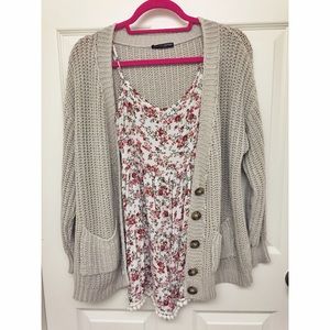 🎉TRADE🎉 NWOT Floral Pompom Romper