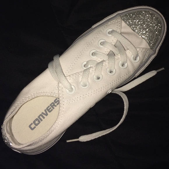 White converse with silver detail