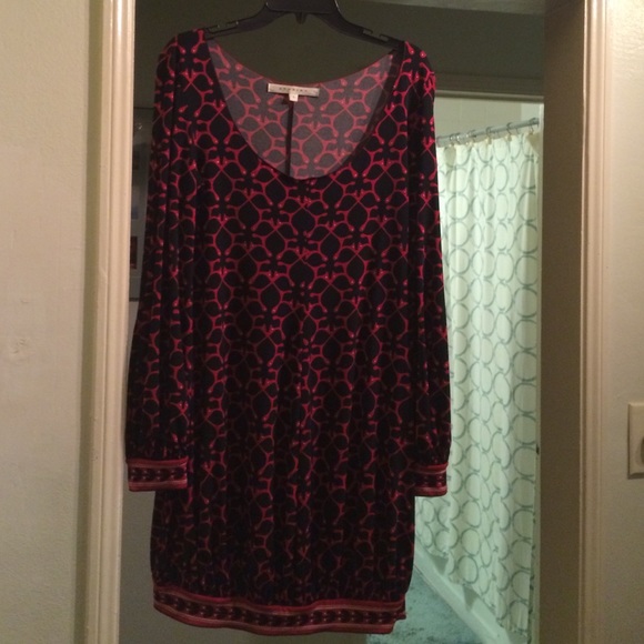 Black and red "bubble" dress. ❤️