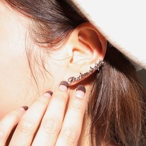 "TOUCHMEHEART" ear cuff one size
