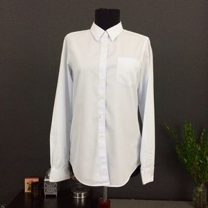 Button-Down Shirt (light blue)