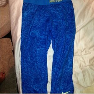 Nike pro capris