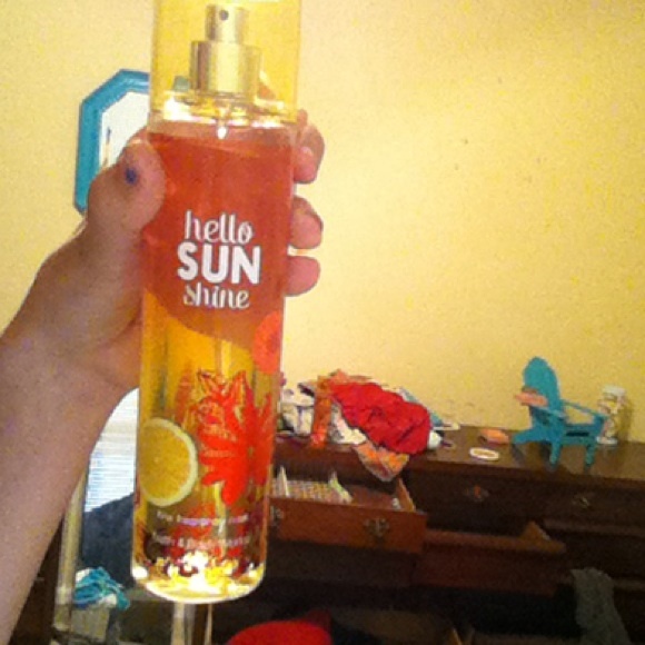 Bath and Bodyworks Perfume - Picture 2 of 2