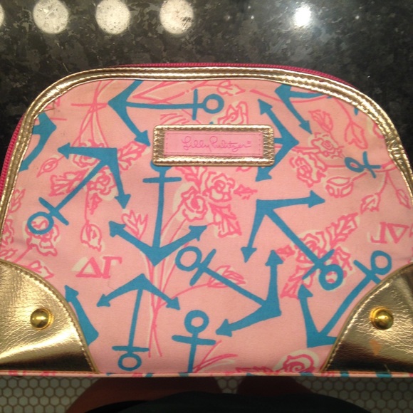 Lilly Pulitzer sorority makeup bag delta gamma