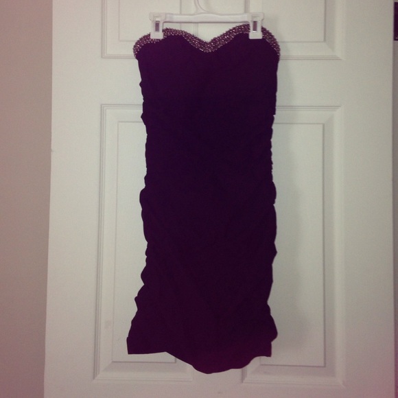 Strapless bodycon black dress