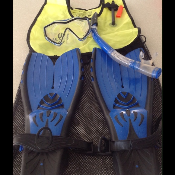 Blast 11 Us Divers Snorkeling set fits size 8 foot - Picture 2 of 2