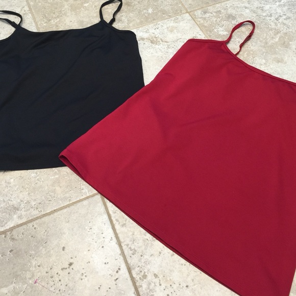 2 stretchy cami's black & red