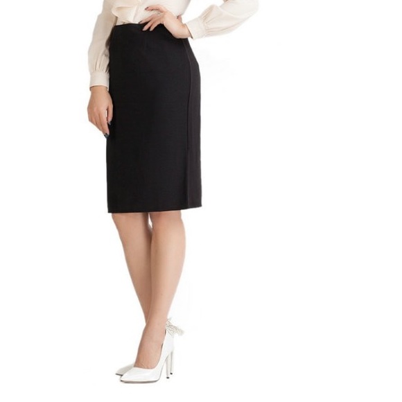 Classic midi skirt