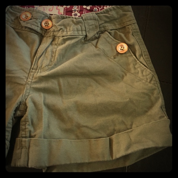 Army Green Shorts💚