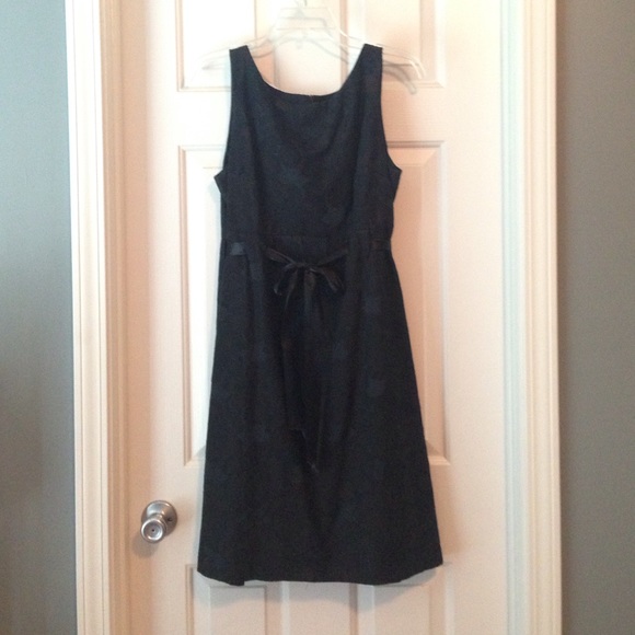 Sleeveless black dress