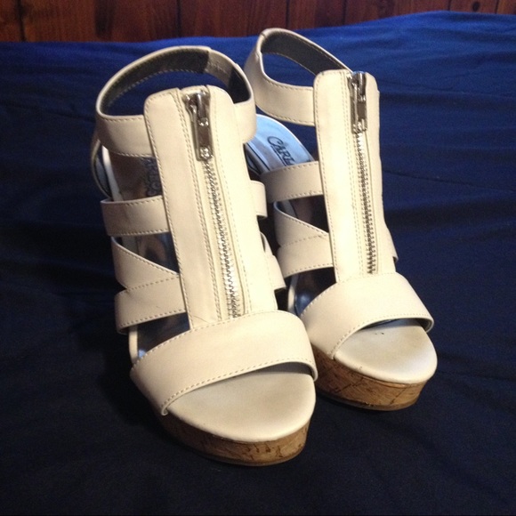 White Wedges