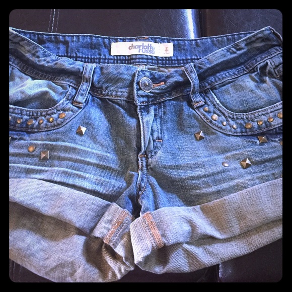 Studded Denim Shorts💙