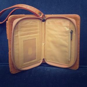 Wallet cellphone holder