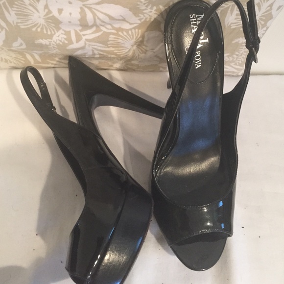 maria sharapova by cole Haan blk patent peep toe