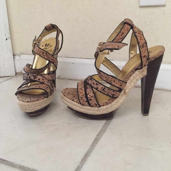 Natural cork design sandals size 8.5