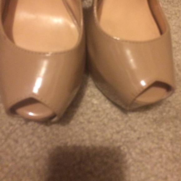 High heels - Picture 3 of 3