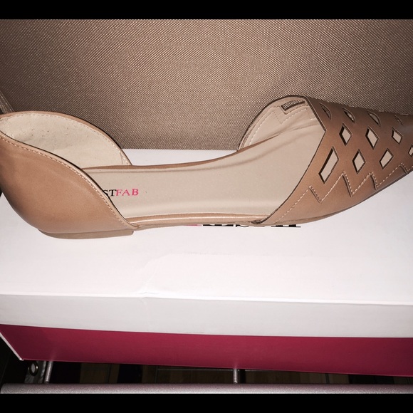Just Fab brown unique print flats worn once.