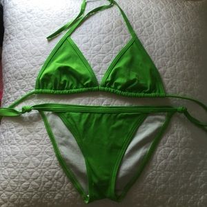 NWOT: Triangle string bikini set