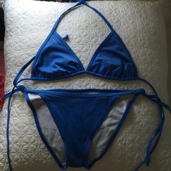 NWOT: Triangle string bikini set