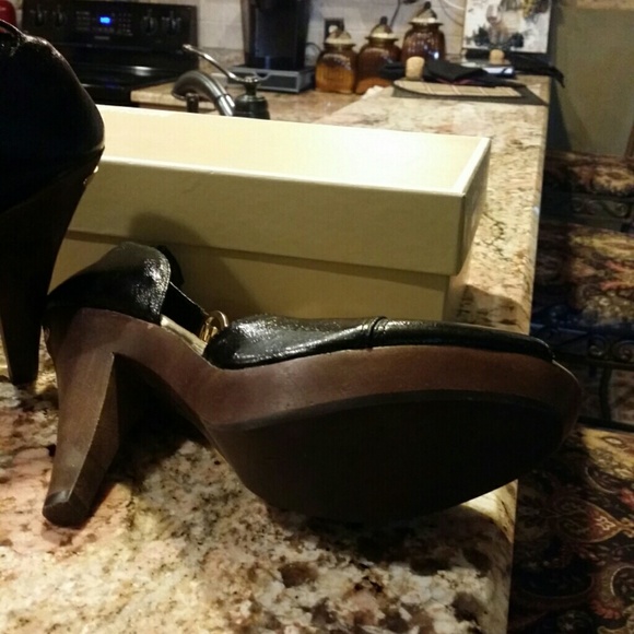 Micheal kors authentic heels, worn once almost new - Picture 3 of 3
