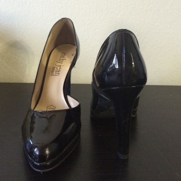 Heels - Picture 3 of 4