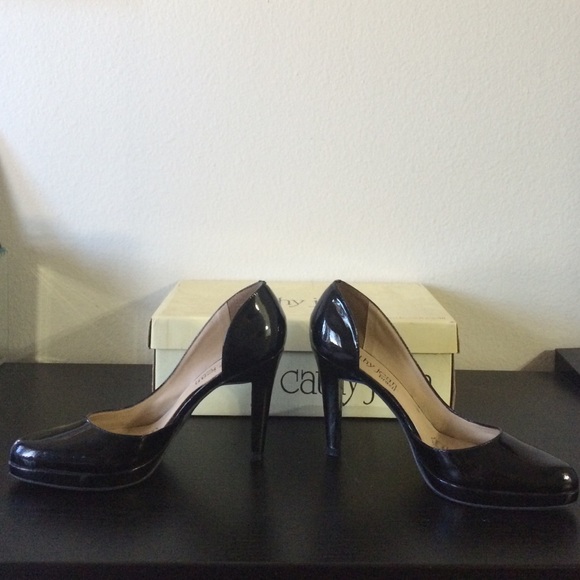 Heels - Picture 2 of 4
