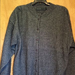 Beautiful grey sweater, by Merino Mink!