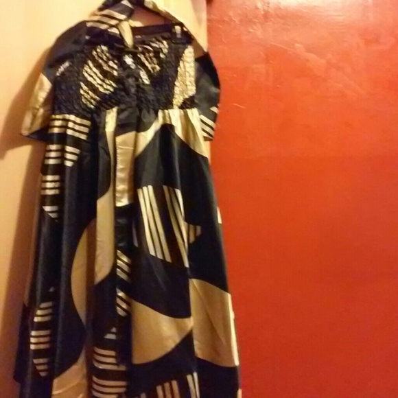Dress - Picture 3 of 3