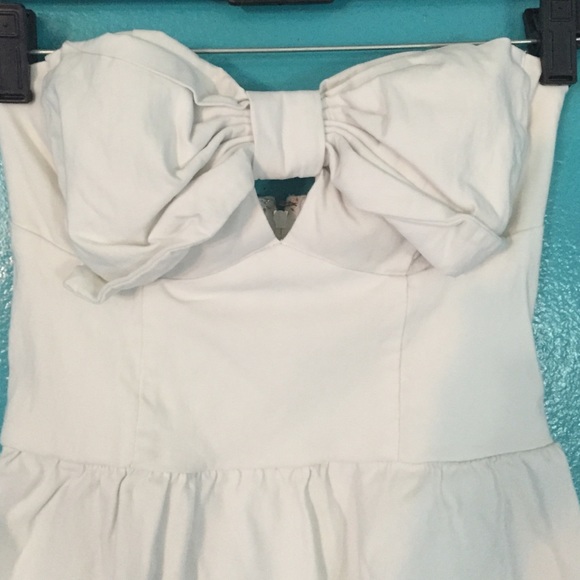 White Bow Strapless Dress - Picture 3 of 4