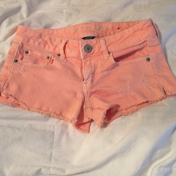 American eagle Salmon colored short shorts